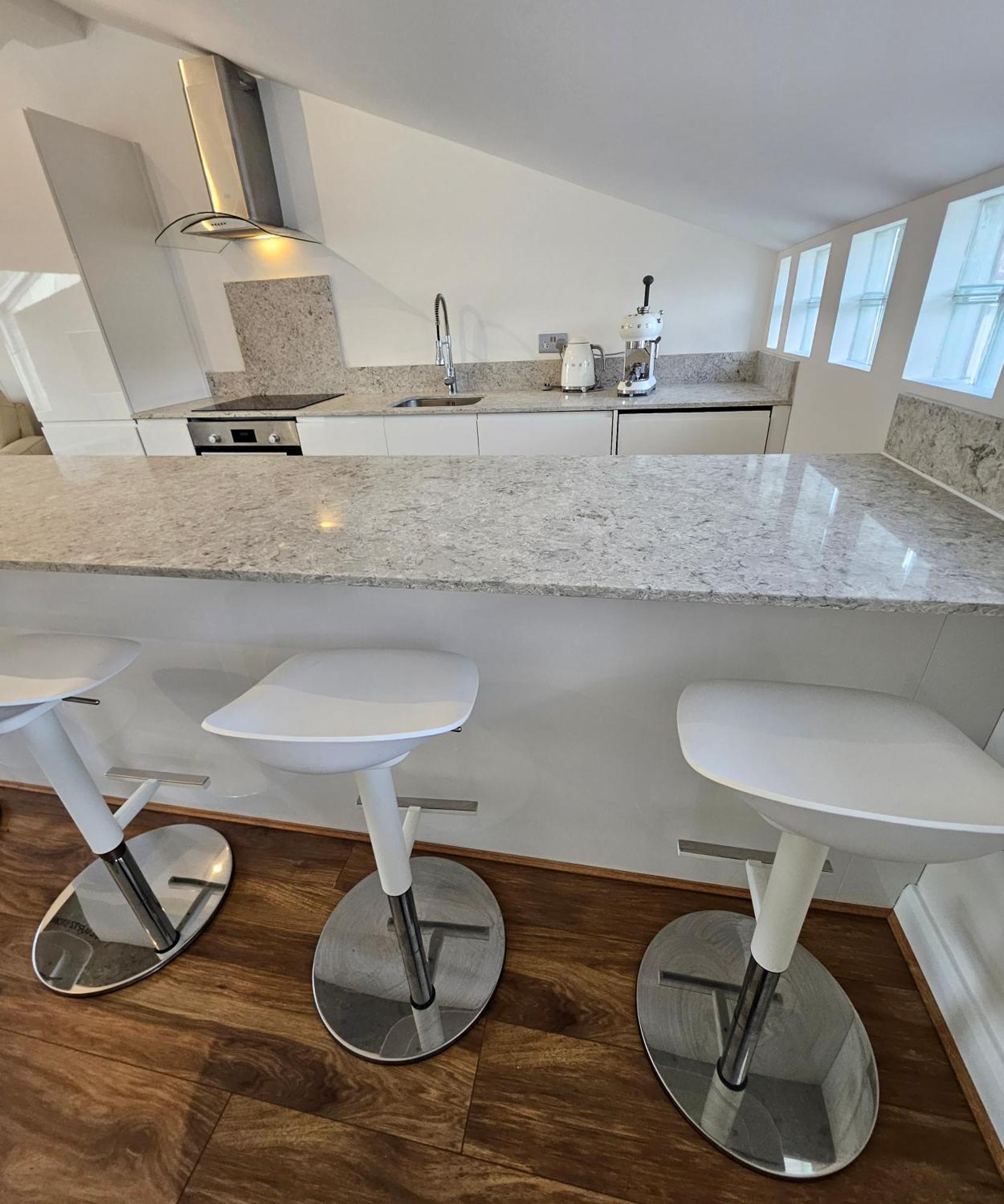 Victoria, Haru 6bed And 4bath *